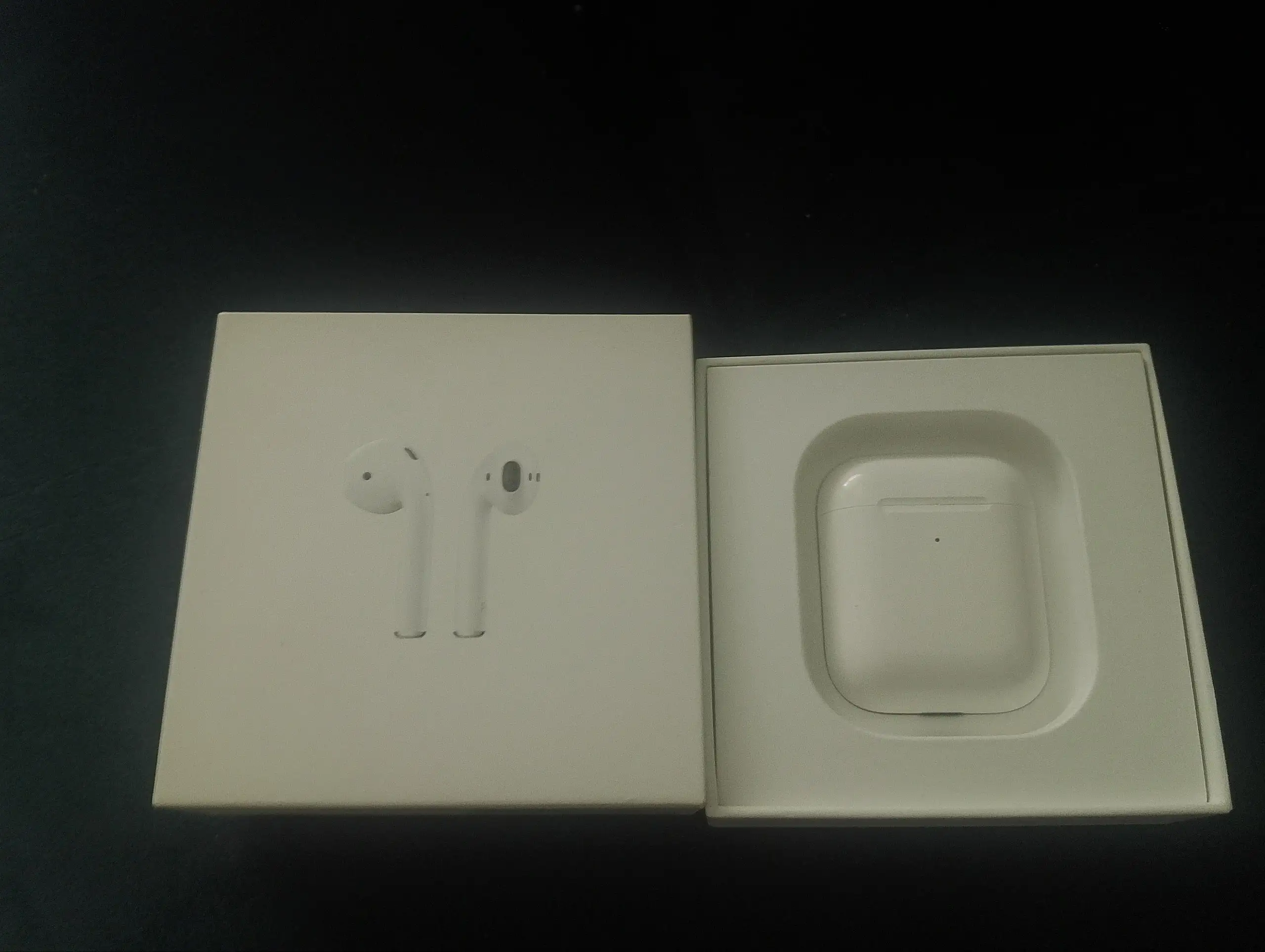 Продам AirPods 1 - Аксессуары (Электроника) в Рыбинск