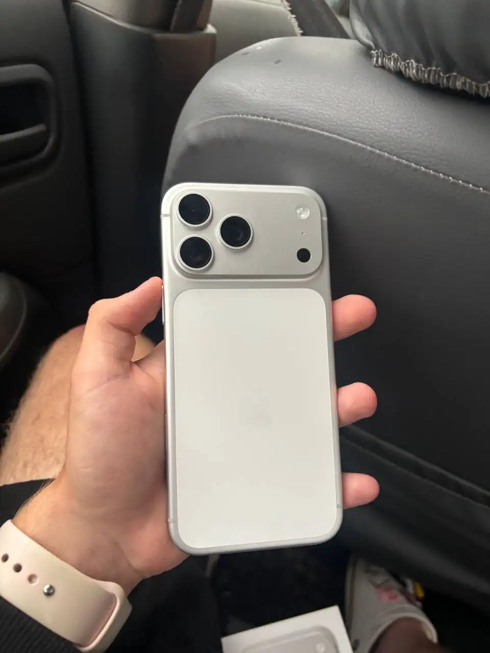 Продам iPhone 17 Pro Max 256ГБ E-sim - Смартфоны (Электроника) в Рыбинск