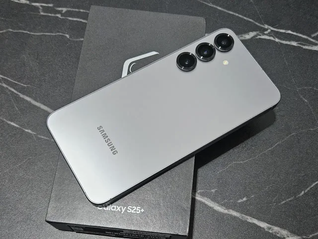 Продам Samsung Galaxy S25+ 12/512GB в отличном состоянии - Комплектующие в Рыбинск