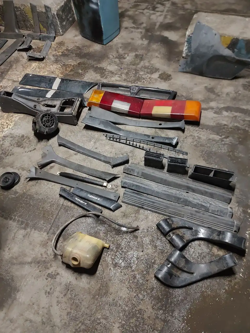 Продам заднюю спинку дивана ВАЗ 01-07 и куплю зимнюю резину на ВАЗ r13