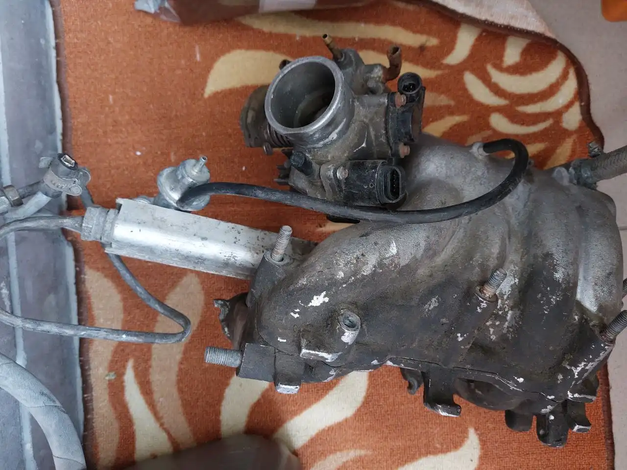 Впускной коллектор от 2114 8клоп в сборе