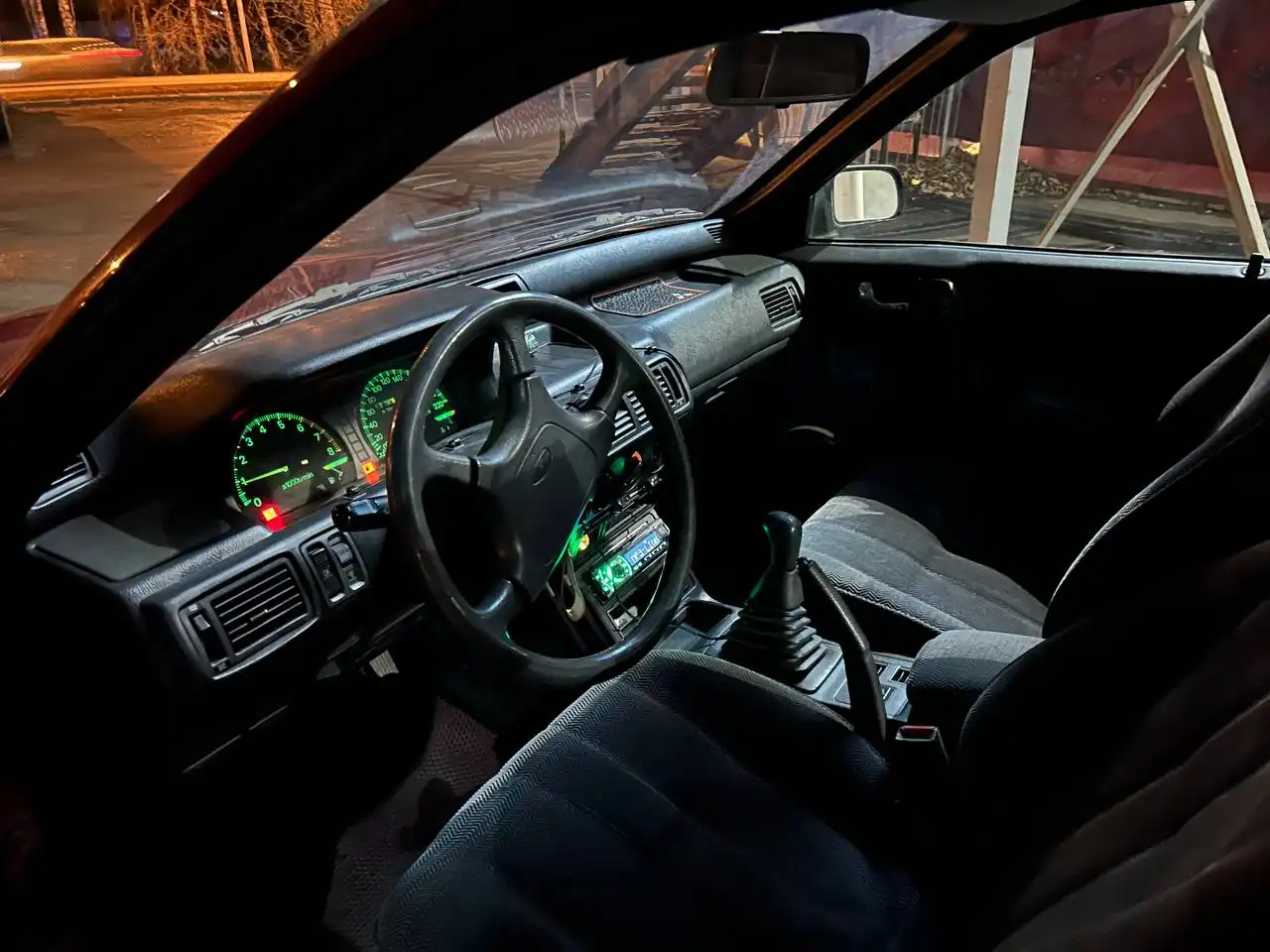 Mitsubishi с полным ходом и двумя комплектами колес