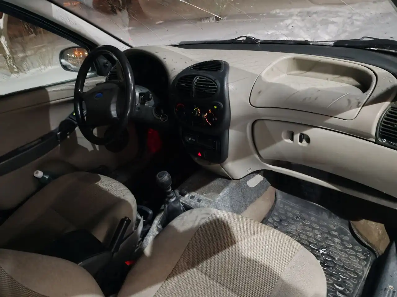 Автомобиль 2008 года с документами на учёте