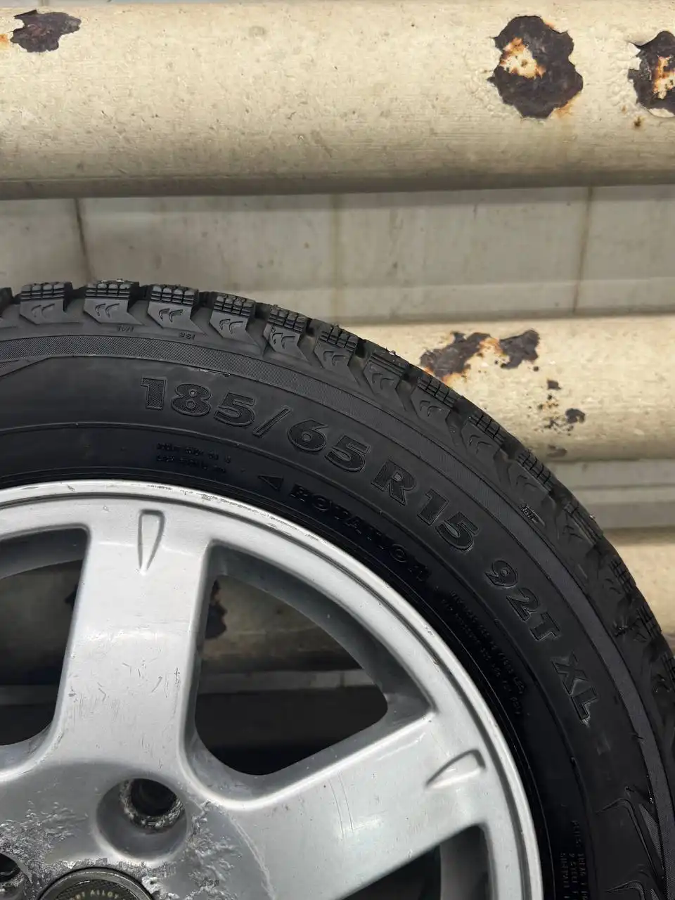 Продам резину с дисками R15 для Lancer 9