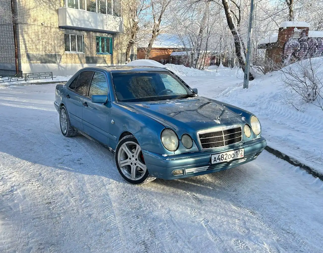 Mercedes-Benz E200 1996 года
