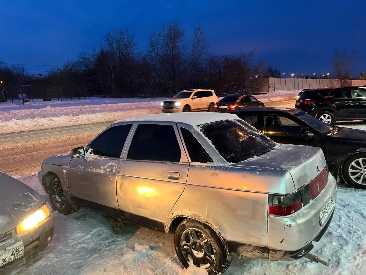 Продажа ВАЗ 2110 2002 г.в. с ДВС 8 Кл, КПП, ходовкой, подогревом сидений