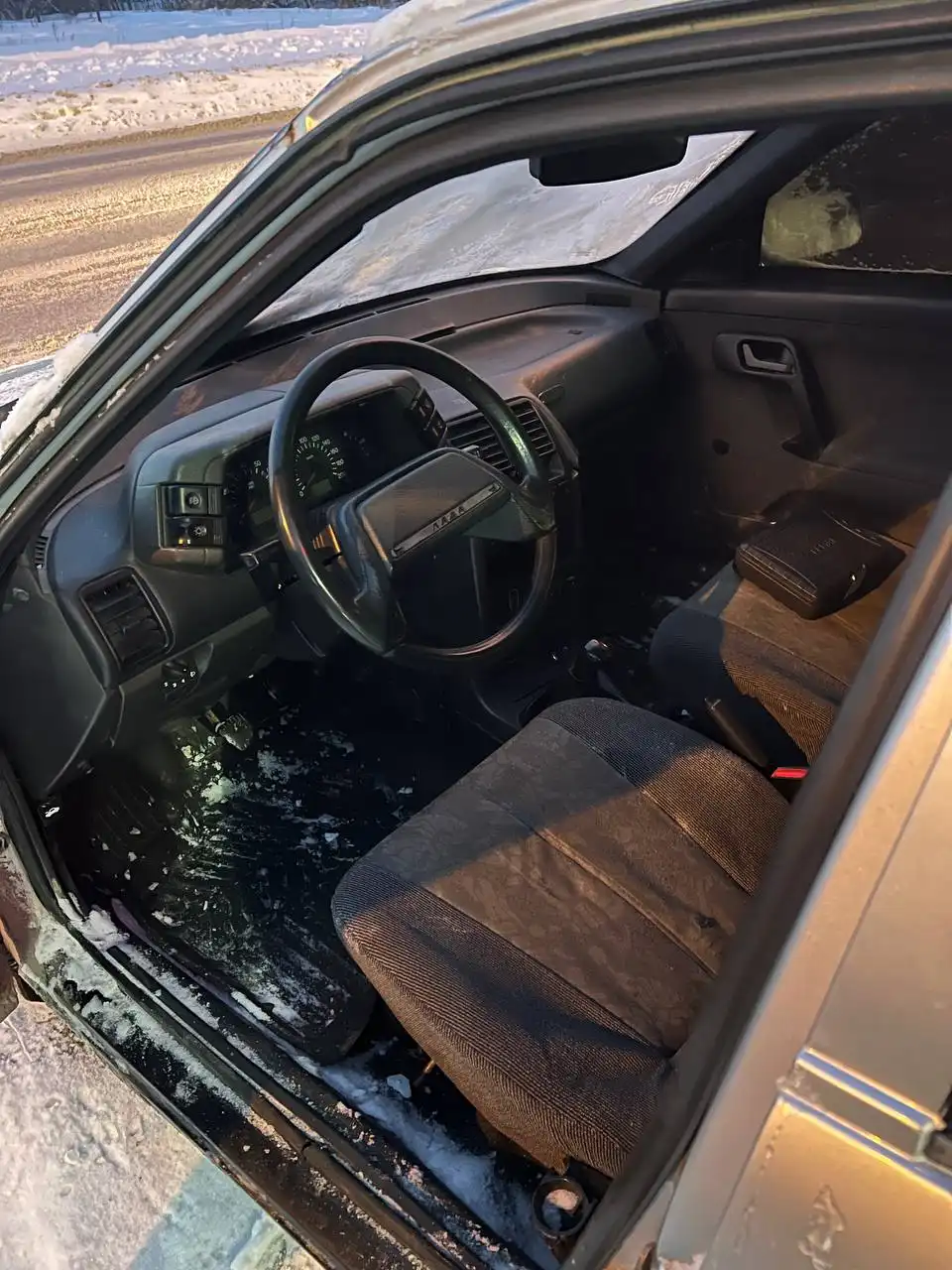 Продажа ВАЗ 2110 2002 г.в. с ДВС 8 Кл, КПП, ходовкой, подогревом сидений