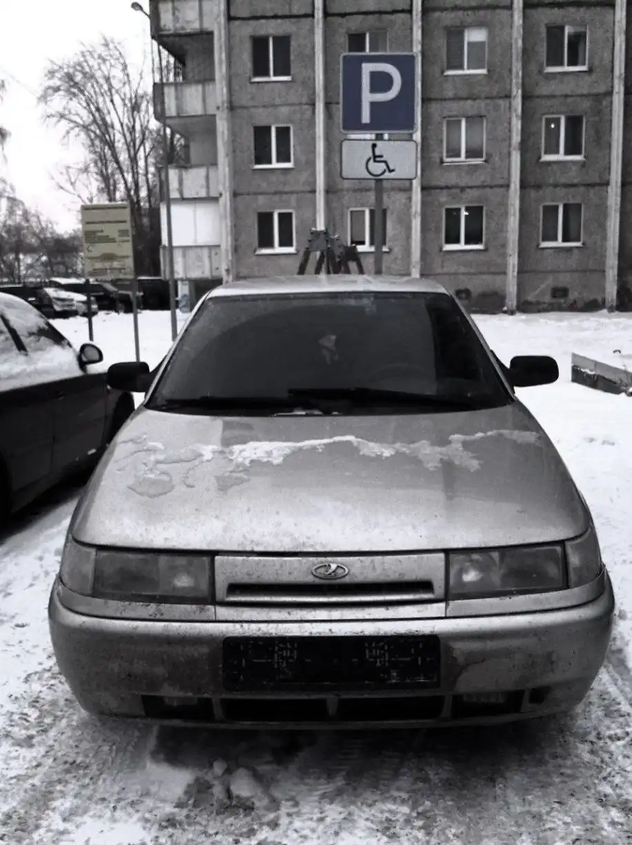 Продам ВАЗ 2112 с 124 мотором и евро панелью
