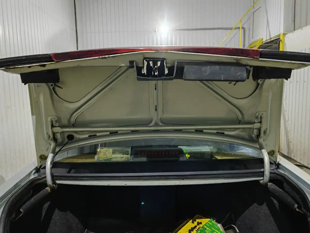 Продажа автомобиля 21102 2003 года