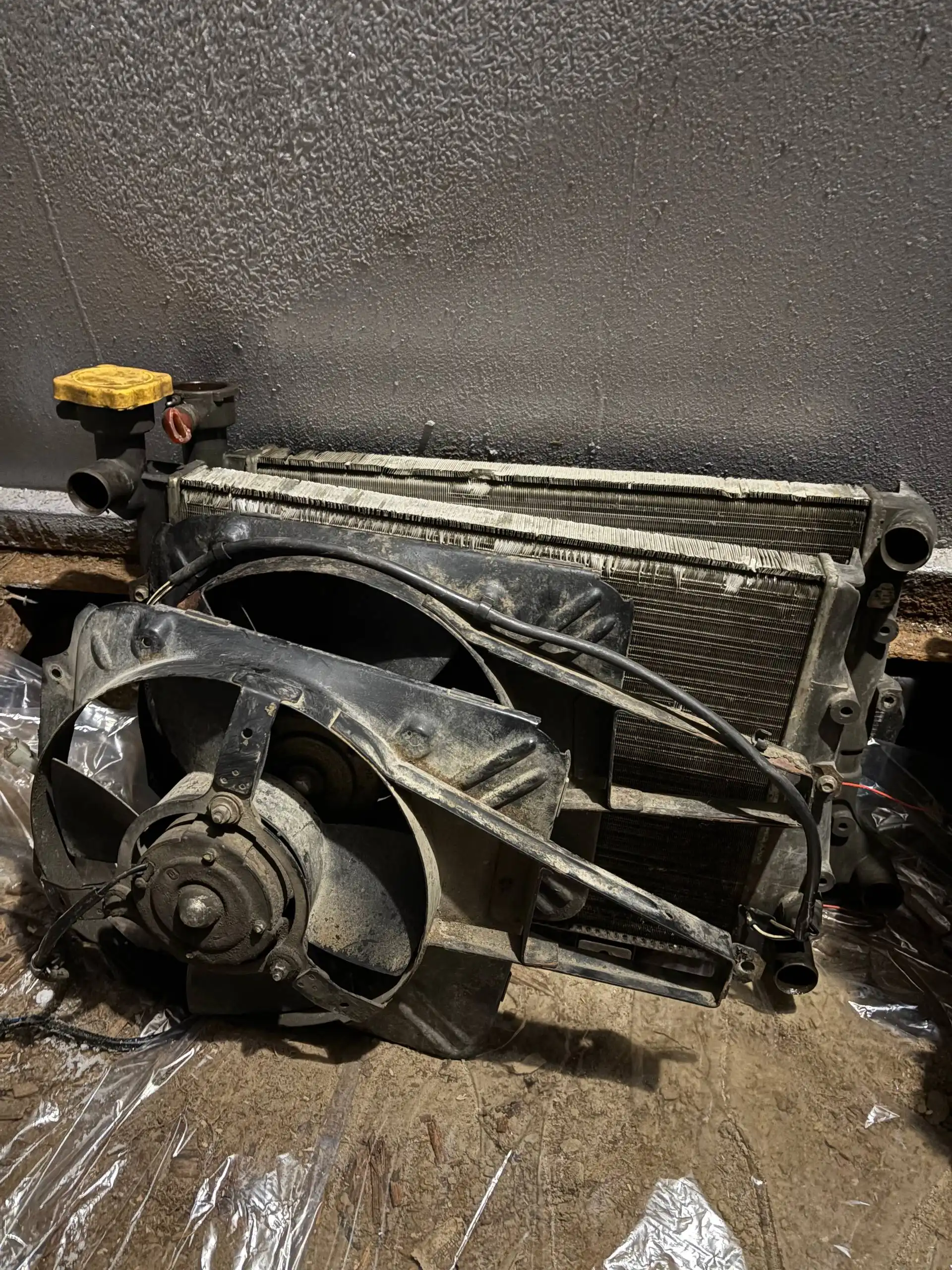 Разбор автомобилей: моторы и коробки передач - Автомобильные запчасти (Запчасти) в Тюмень