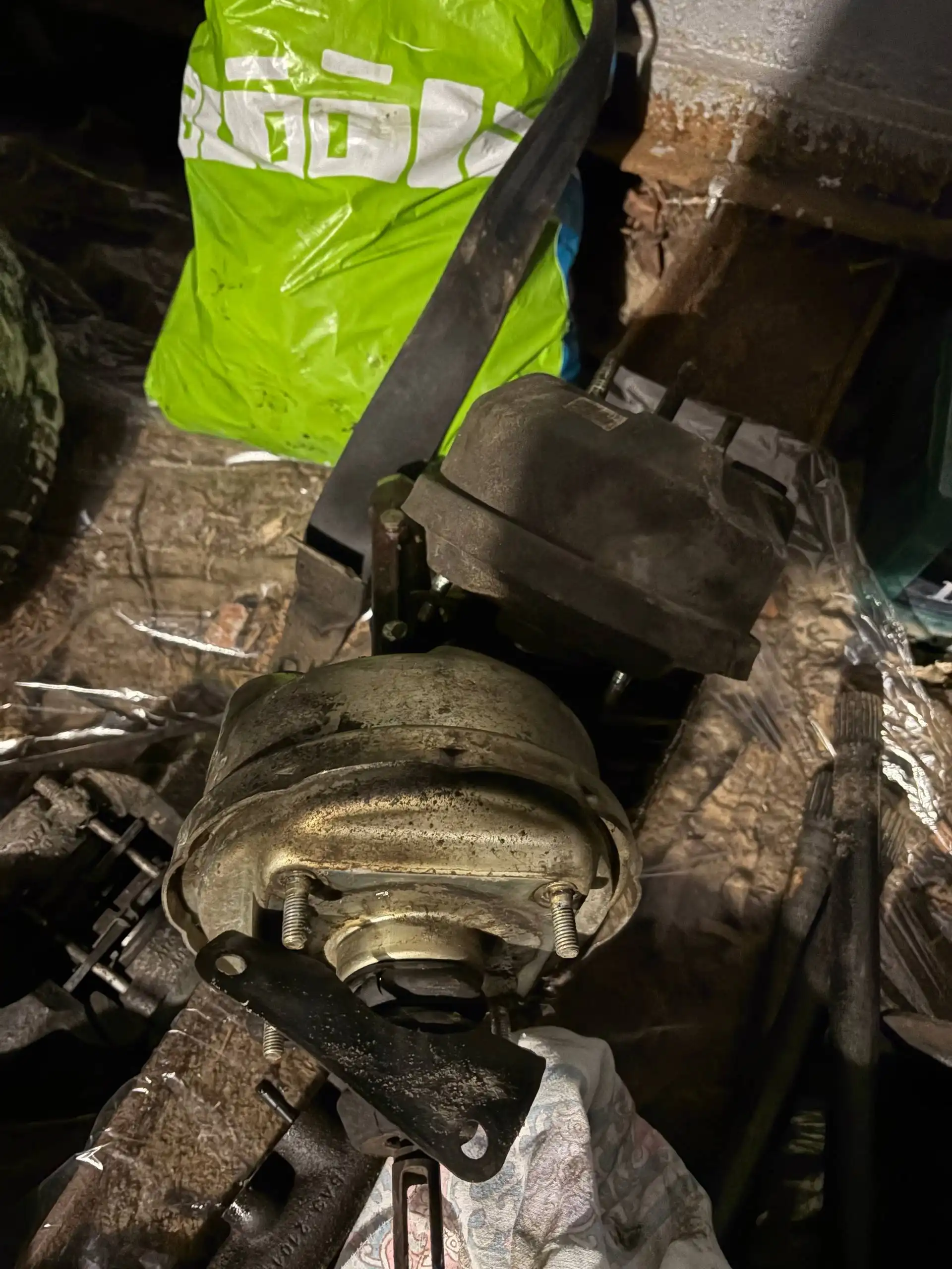 Разбор автомобилей: моторы и коробки передач - Автомобильные запчасти (Запчасти) в Тюмень