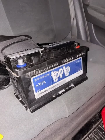 Продам автомобильный аккумулятор с обменом на iPhone - Диски и шины в Тюмень