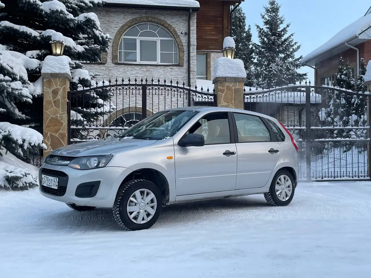 Продажа автомобиля Lada Kalina 2 2016 года - Легковые автомобили (Авто) в Тюмень