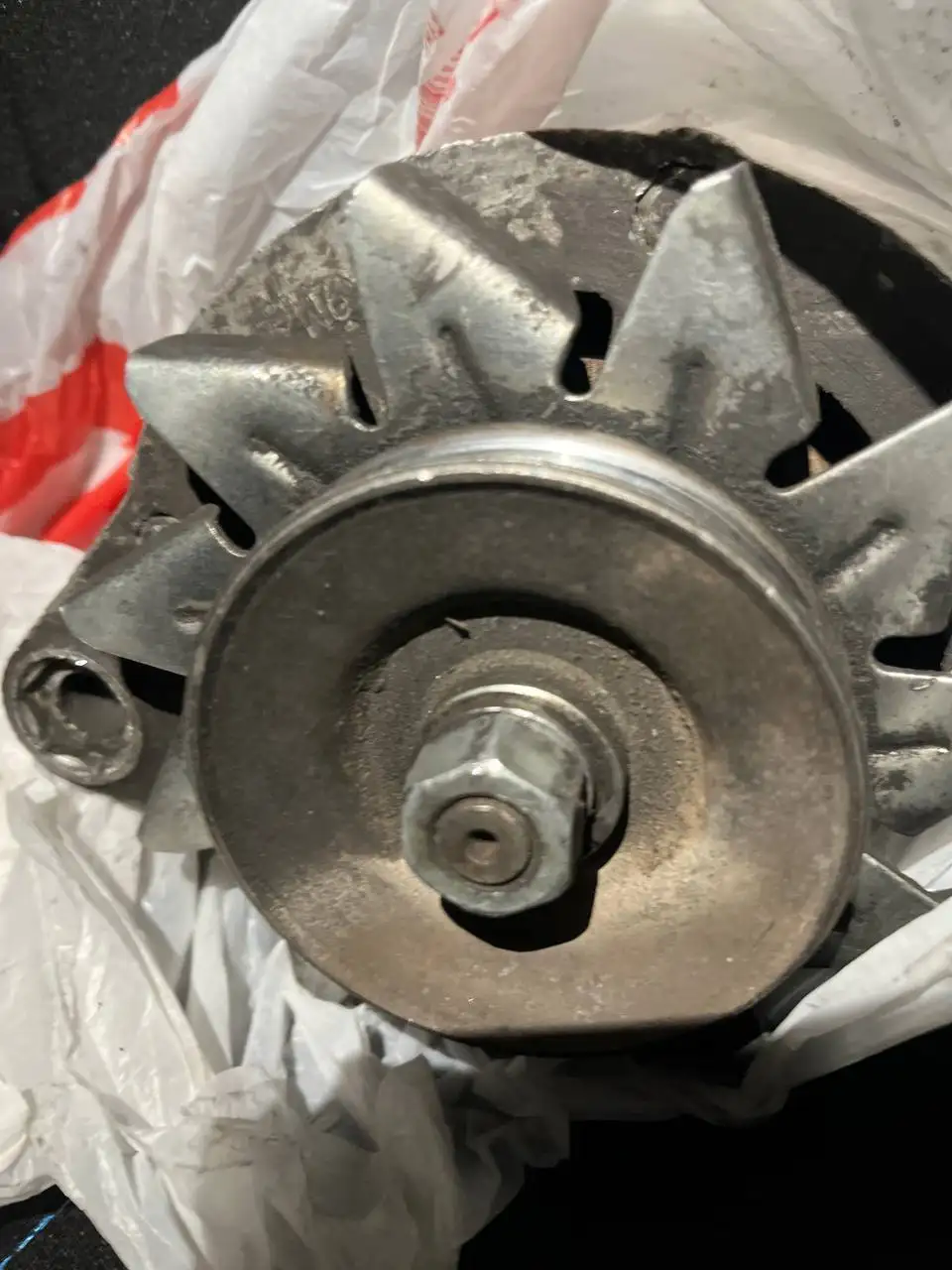 Продам Гену на жигу и приборку от ВАЗ 2107 - Автозапчасти (Запчасти) в Тюмень