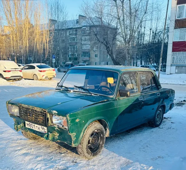 ВАЗ 2107 2003 года выпуска в хорошем состоянии - Прицепы в Тюмень