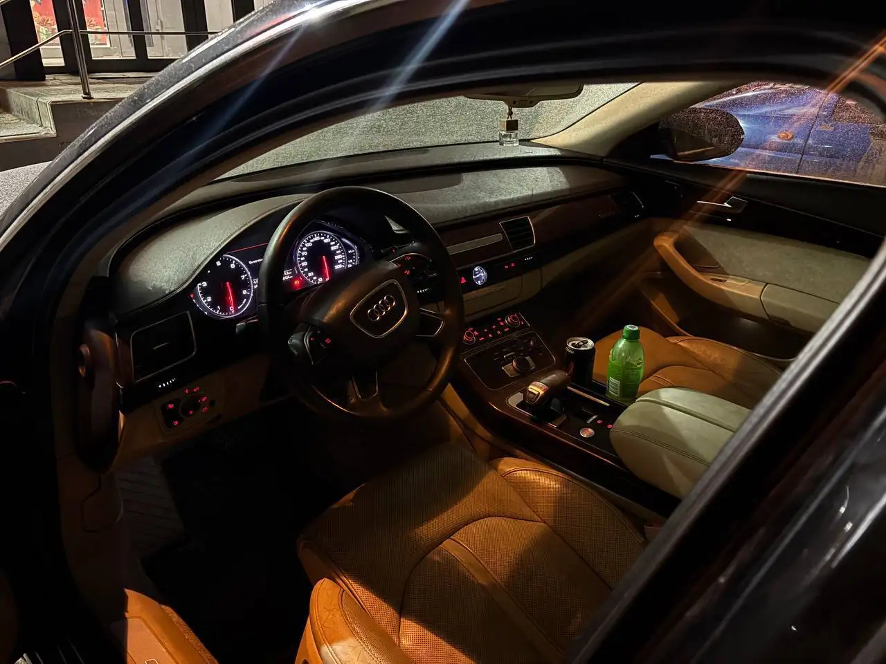 Продам Audi A8 2011 года - Легковые автомобили (Авто) в Тюмень