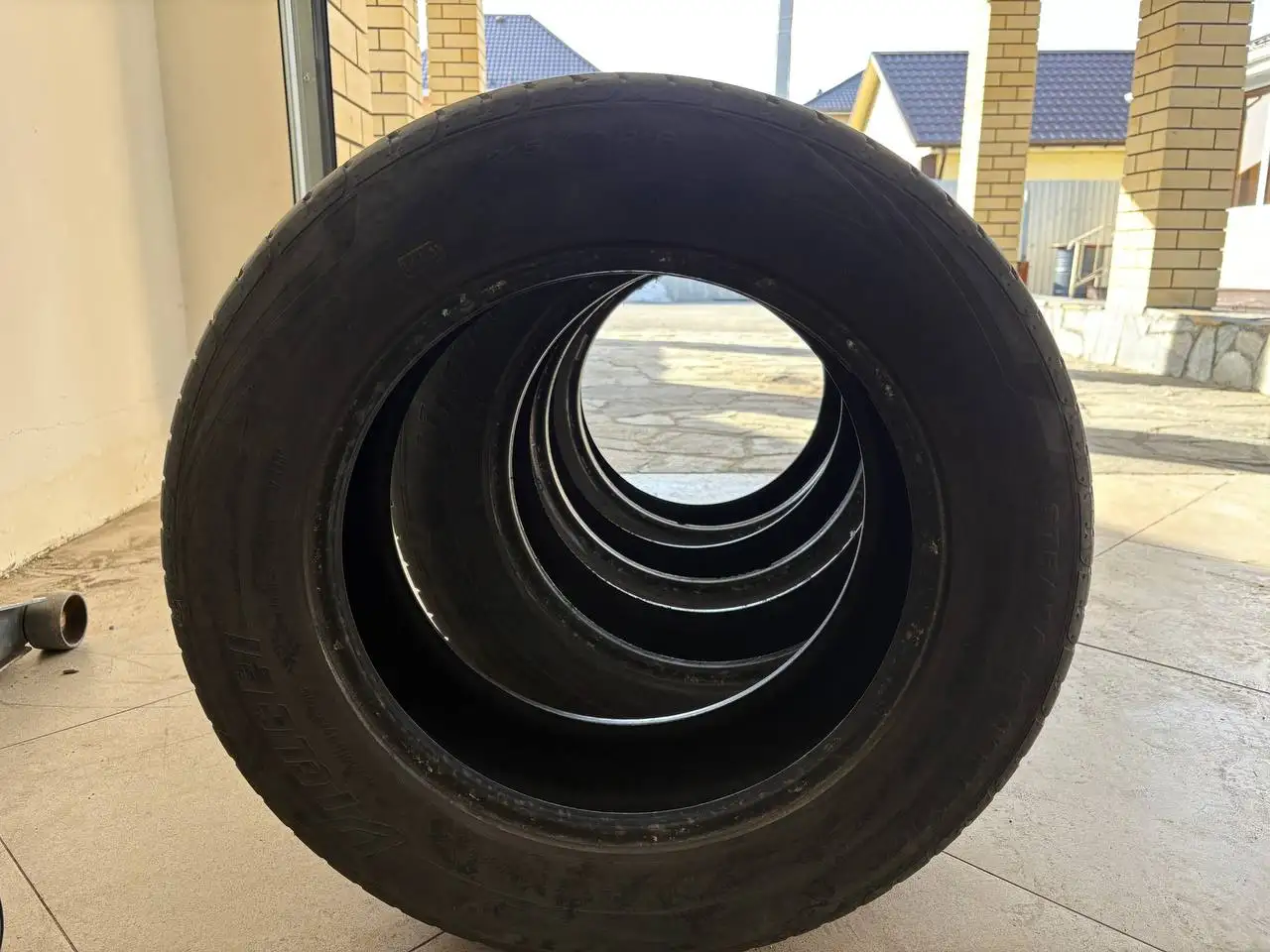 Продам резину лето R16 215/60 для Камри - Шины и диски (Авто) в Тюмень