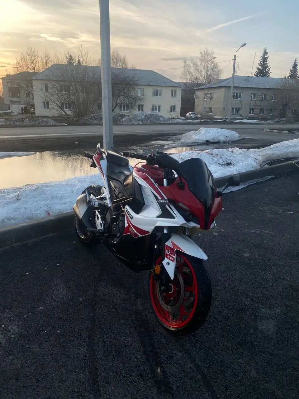 Продам мотоцикл с пробегом 3300 км - Мотоциклы (Авто) в Тюмень
