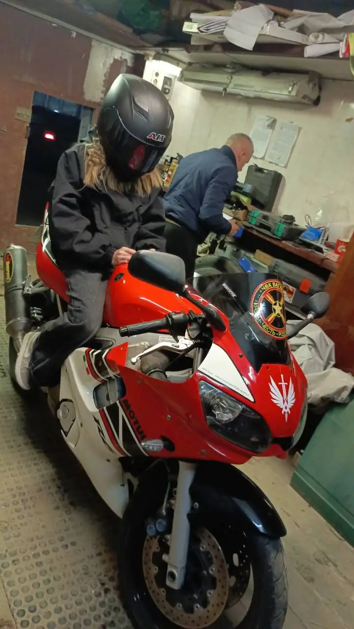 Продам Yamaha R6 2001 года - Мотоциклы (Авто) в Тюмень