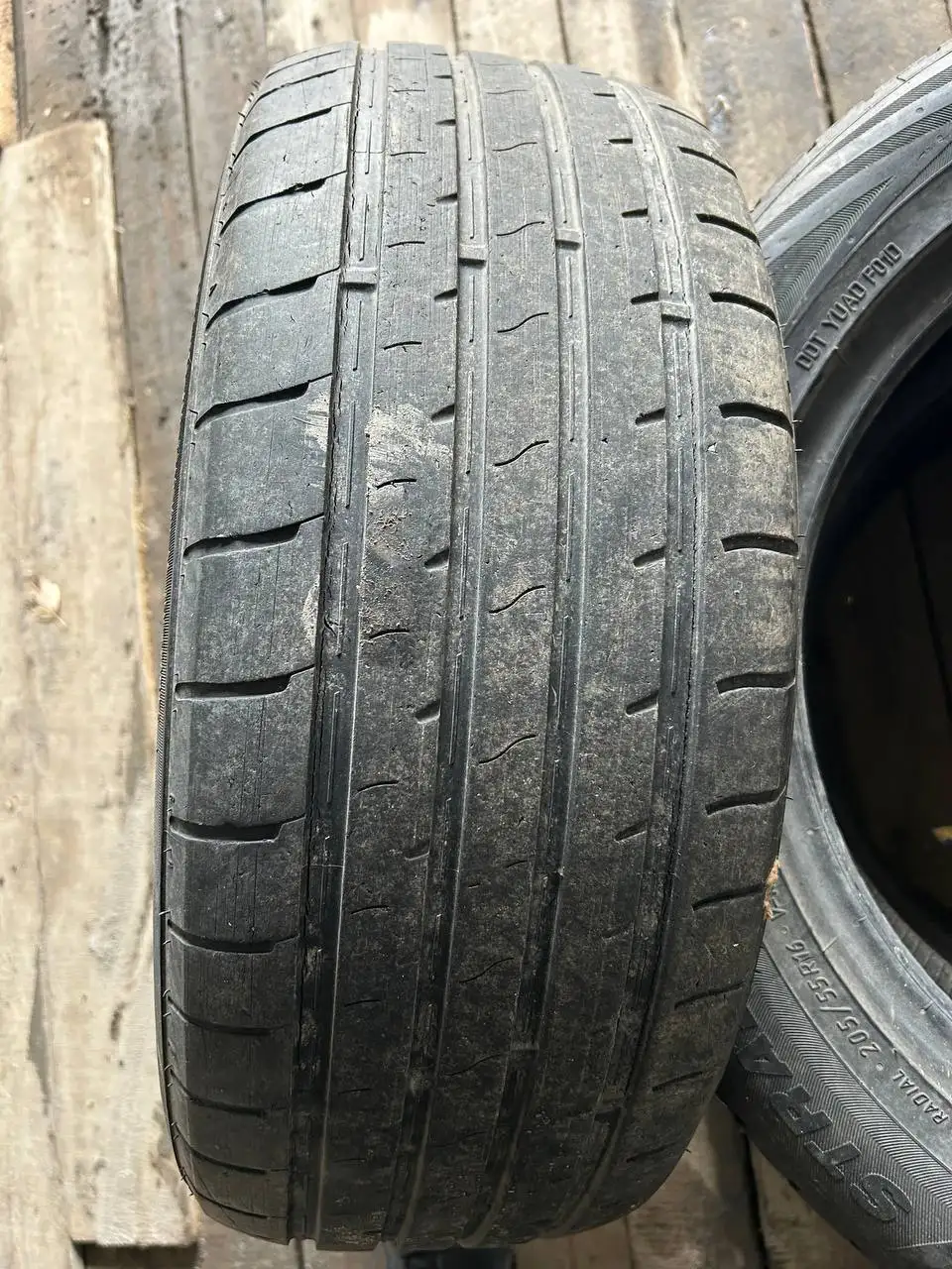 Комплект шин 185/65/15 и 3 покрышки 205/55/16 - Шины и диски (Авто) в Тюмень