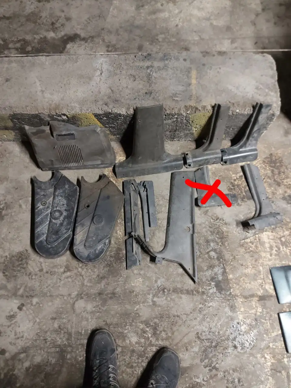 Продажа задней спинки дивана ВАЗ 2108-2115 - Автозапчасти (Запчасти) в Тюмень