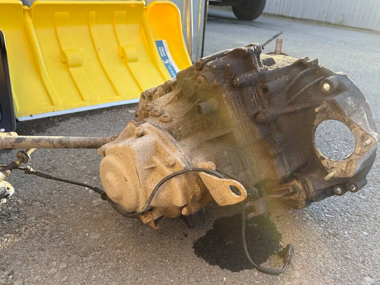 Запчасти для автомобиля в Тюмени - Автомобильные кузовные детали (Запчасти) в Тюмень