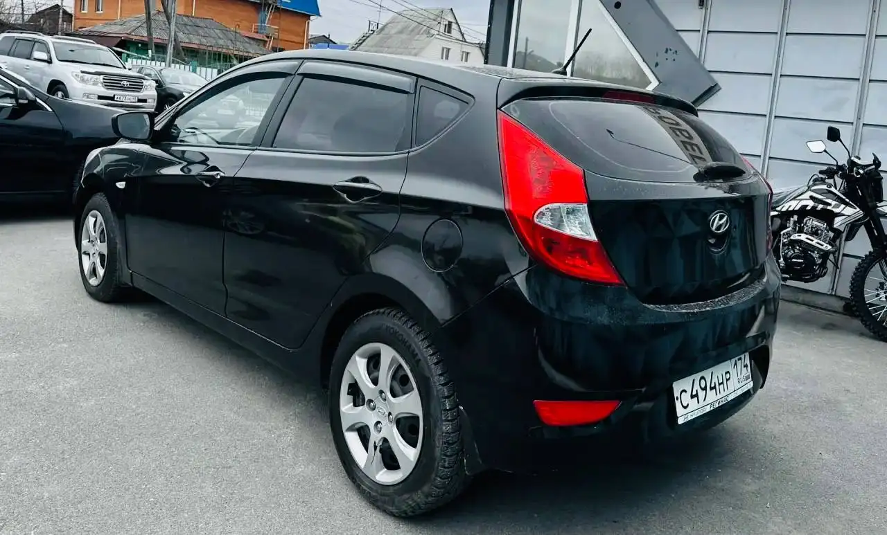 Hyundai Solaris 2011 года с АКПП, 1.6 л, 3 владельца - Легковые автомобили (Авто) в Тюмень