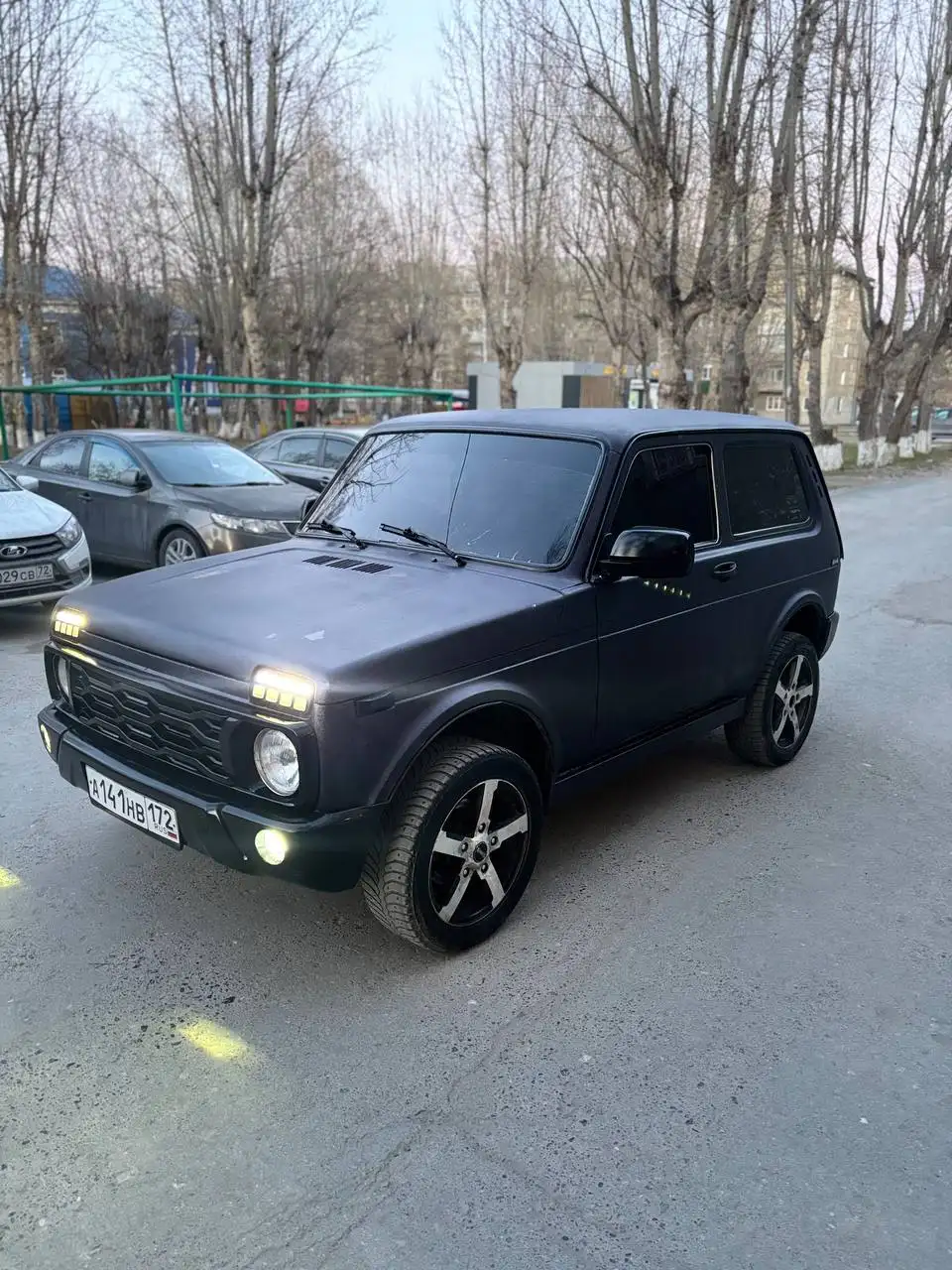 Автомобиль 2001 года, инжектор, полный ход, два стеклоподъемника, чистая документация, на учете - Авто в Тюмень