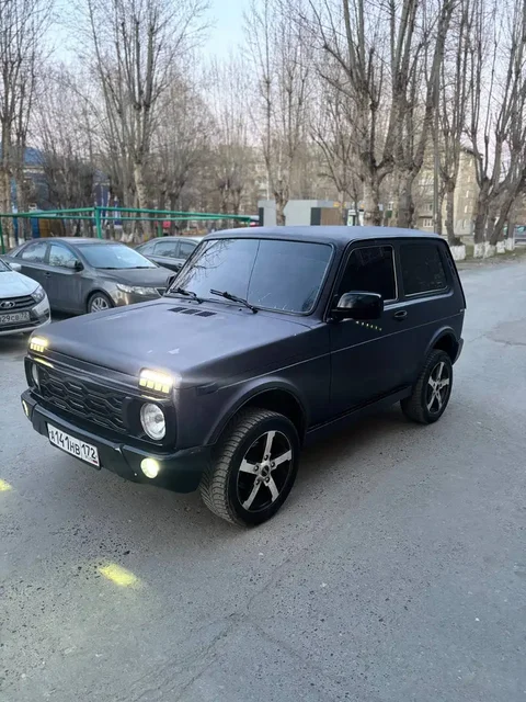 Автомобиль 2001 года, инжектор, полный ход, два стеклоподъемника, чистая документация, на учете - Прицепы в Тюмень