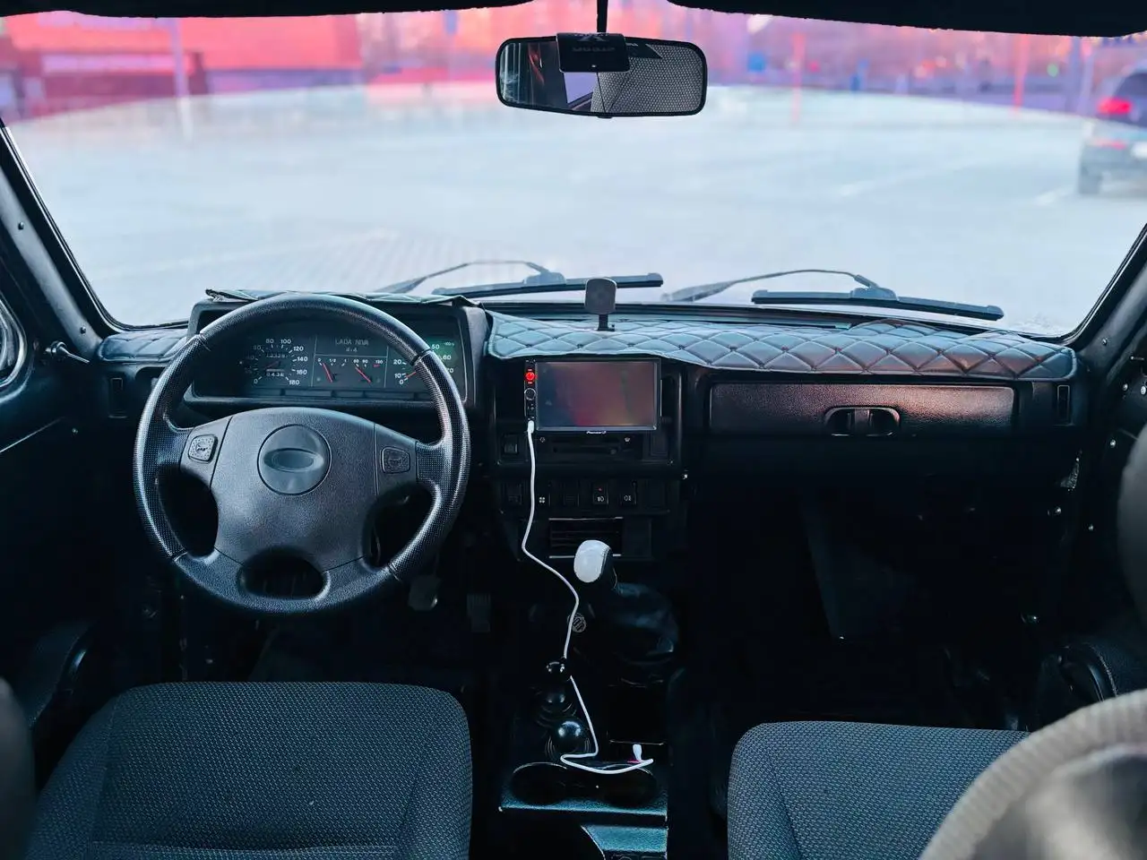 Автомобиль 2001 года, инжектор, полный ход, два стеклоподъемника, чистая документация, на учете - Авто в Тюмень