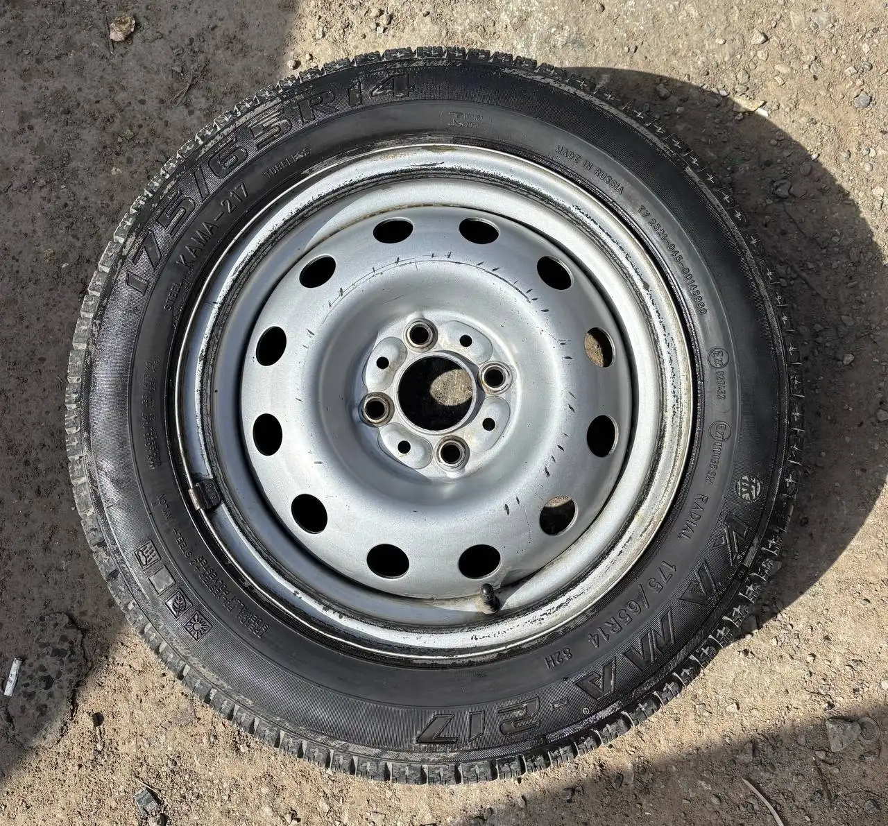 Продам комплект колес R14 - Запчасти (Авто) в Тюмень