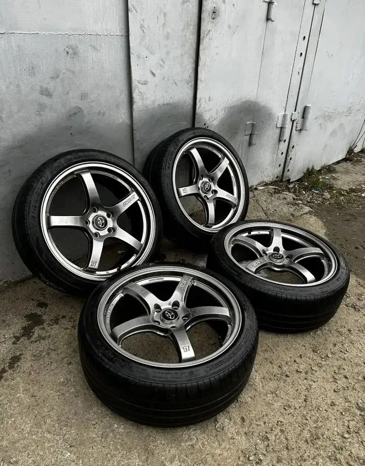 Комплект колес R18 5/114.3 - Колеса и шины (Авто) в Тюмень