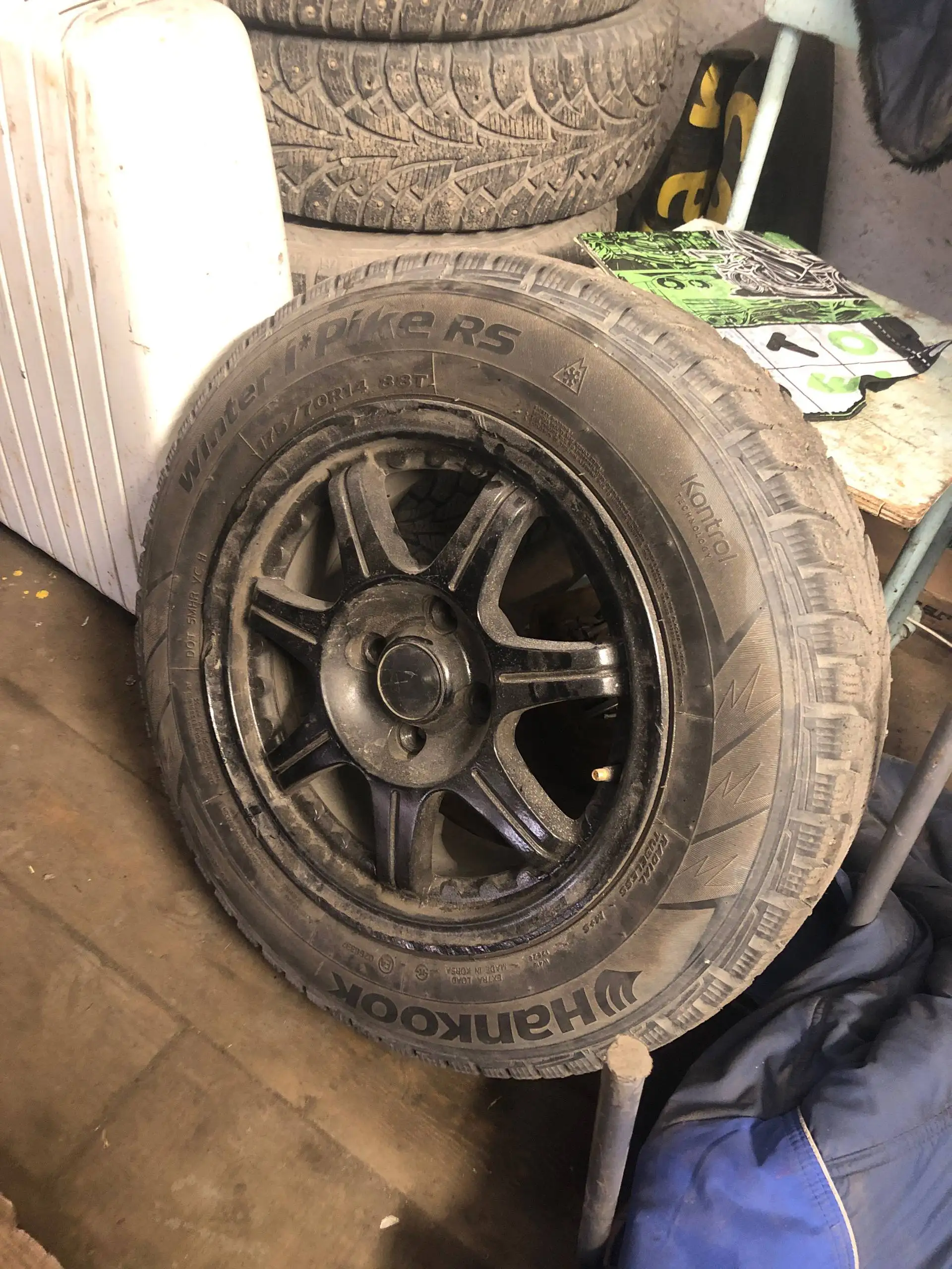 Литье R14 175/70 зима и другие автозапчасти - Шины и диски (Запчасти) в Тюмень