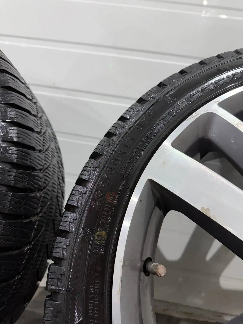 Диски REPLAY A47 R18 + резина TRIANGLE SNOWLINE 235/40R18 - Диски и шины (Авто) в Тюмень