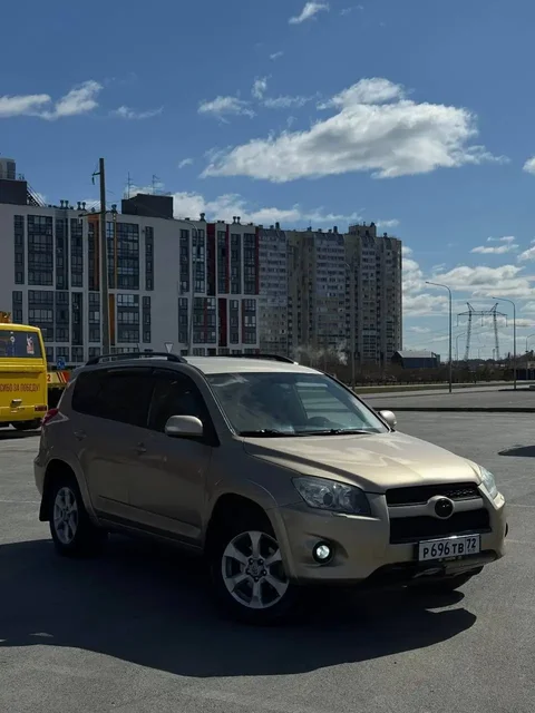 Toyota Land Cruiser 200, 2010 - Honda в Тюмень