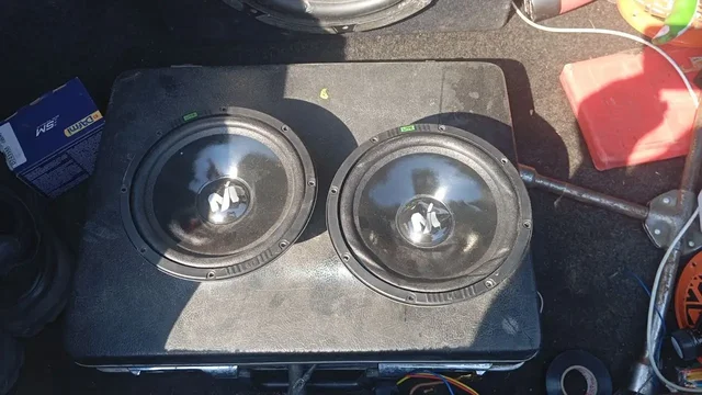 Продам усилитель 4x100 и колонки 16см - Авто в Тюмень