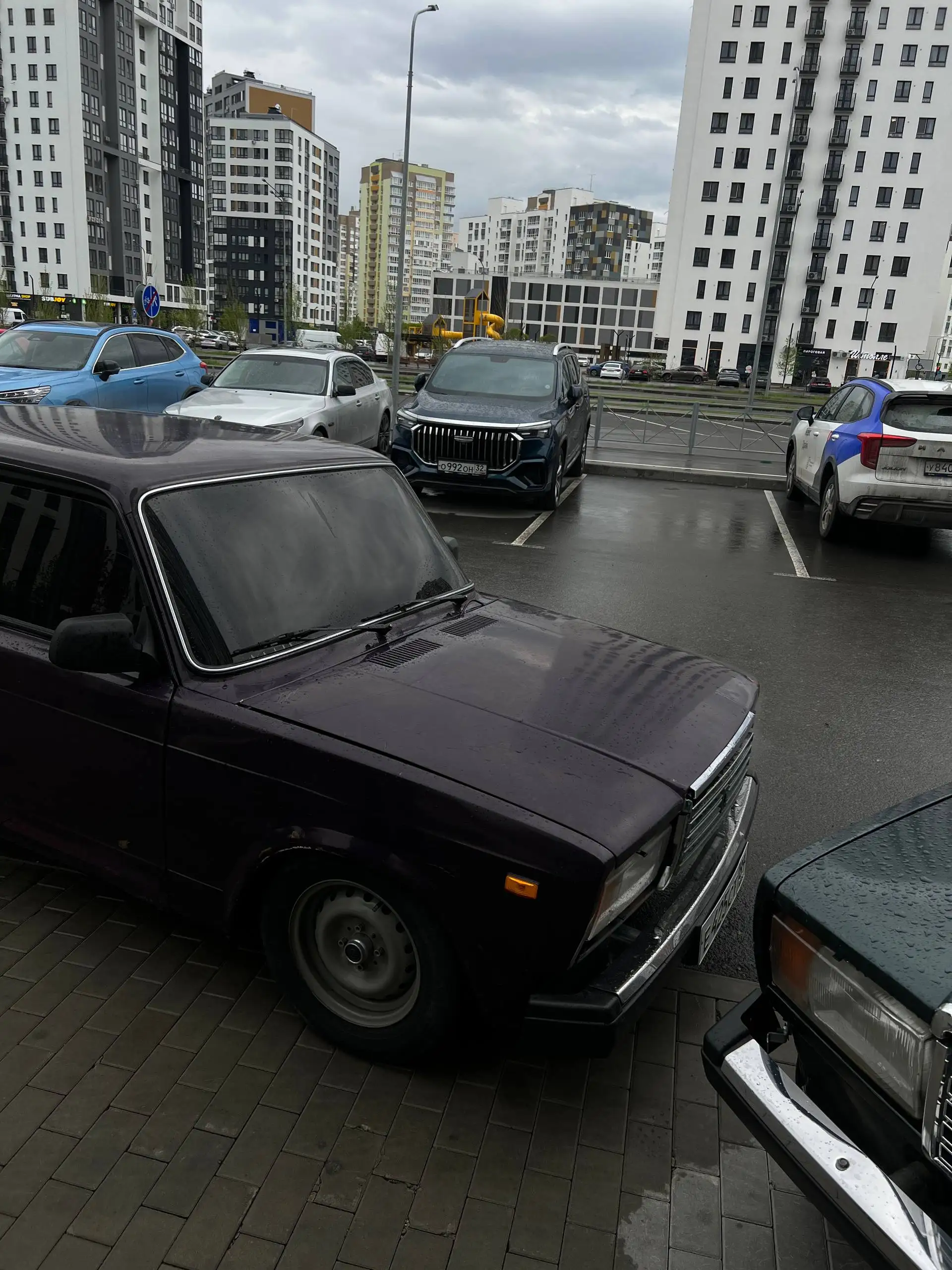 Куплю двигатель на ВАЗ 2107 карбюратор - Двигатели (Авто) в Тюмень