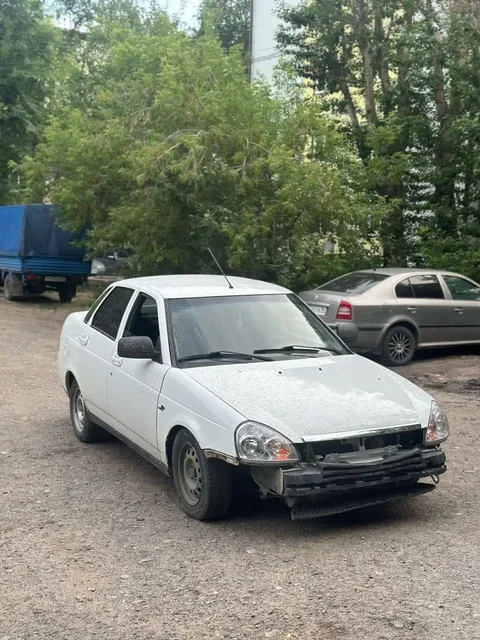 Черная и Белая Mazda - Руль в Тюмень