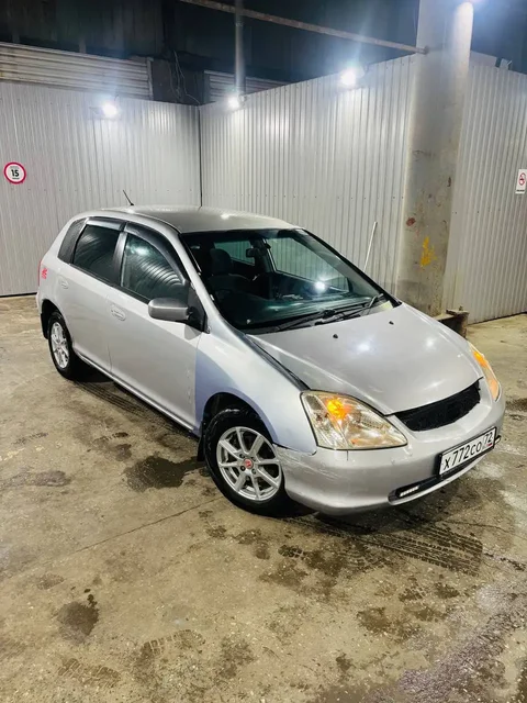 Honda Civic 2000 года - Toyota Camry в Тюмень