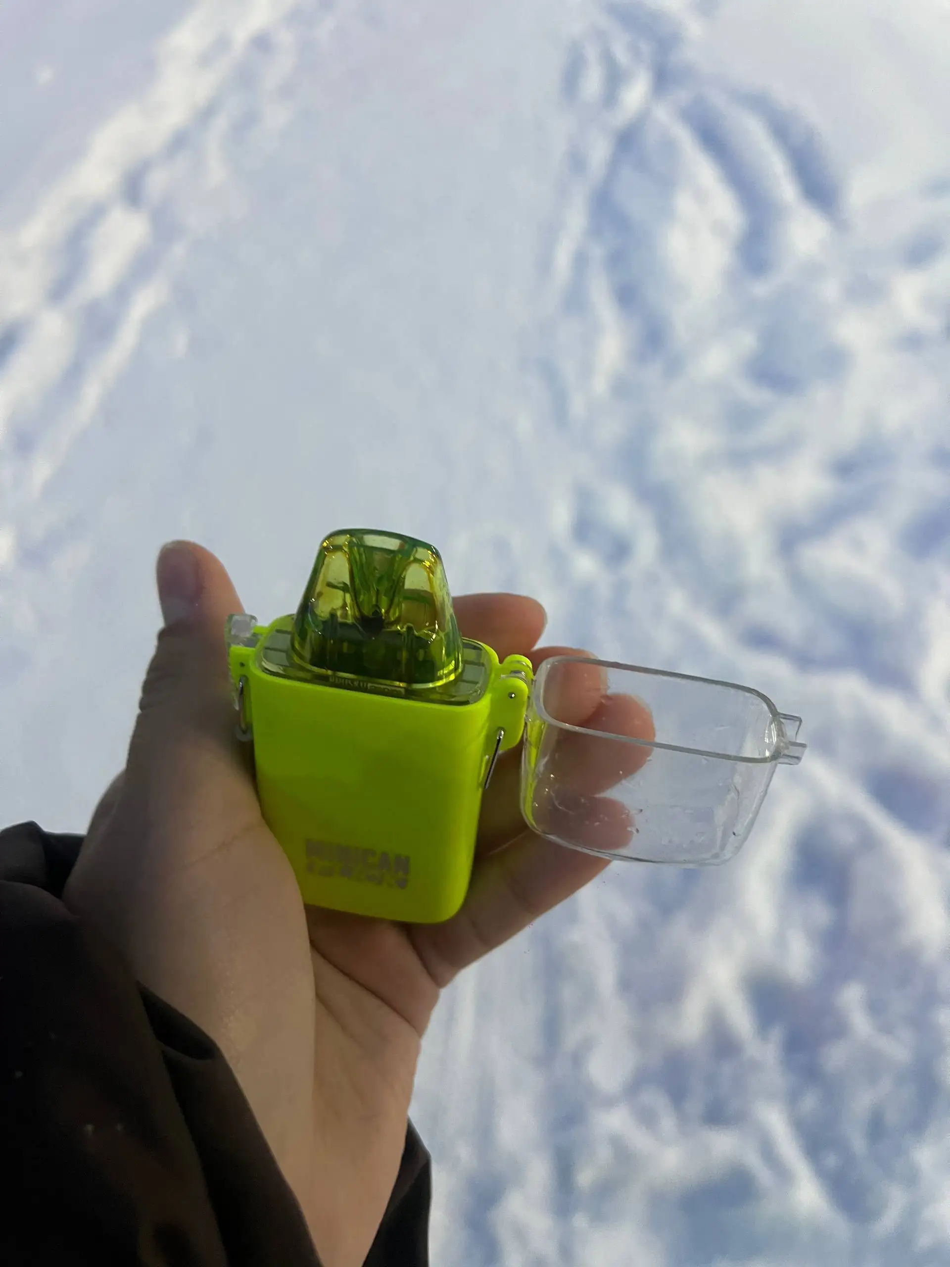 Продам комплект с зарядником - Комплект с зарядником (Электроника) в Магнитогорск