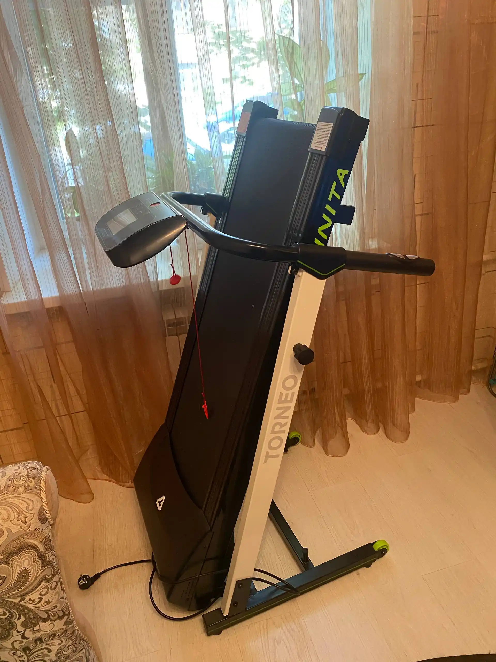 Продам беговую дорожку