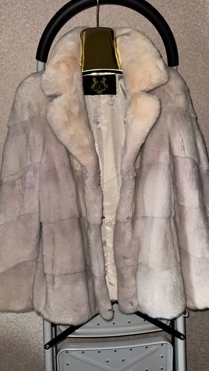 Продажа норковой шубы модели автоледи