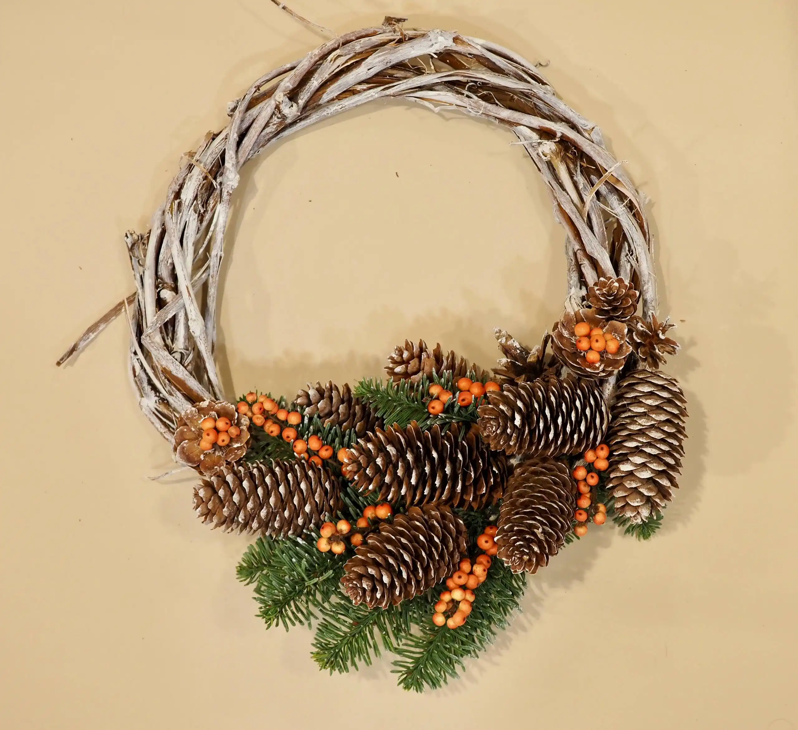 Новогодний венок ручной работы