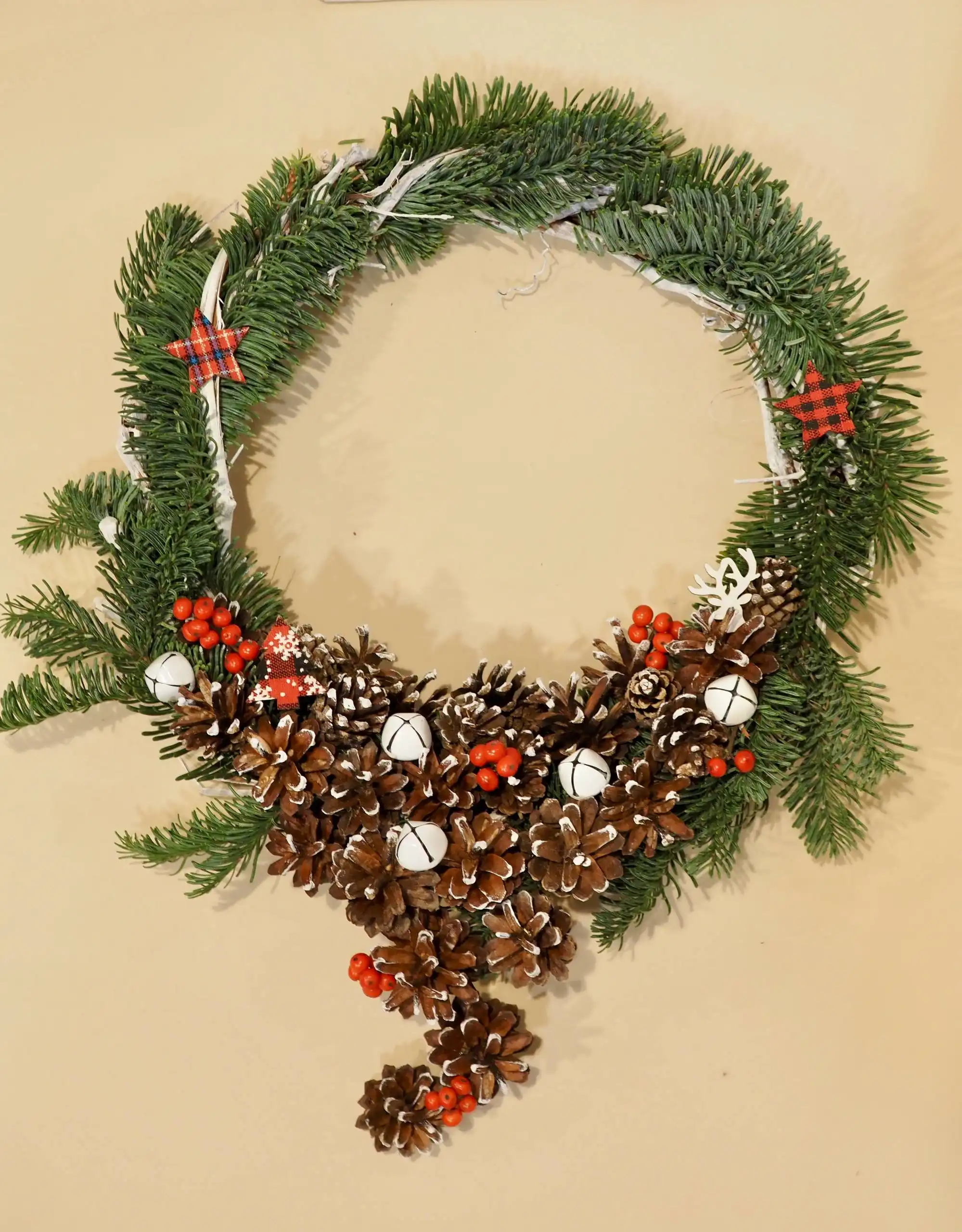 Новогодний венок ручной работы