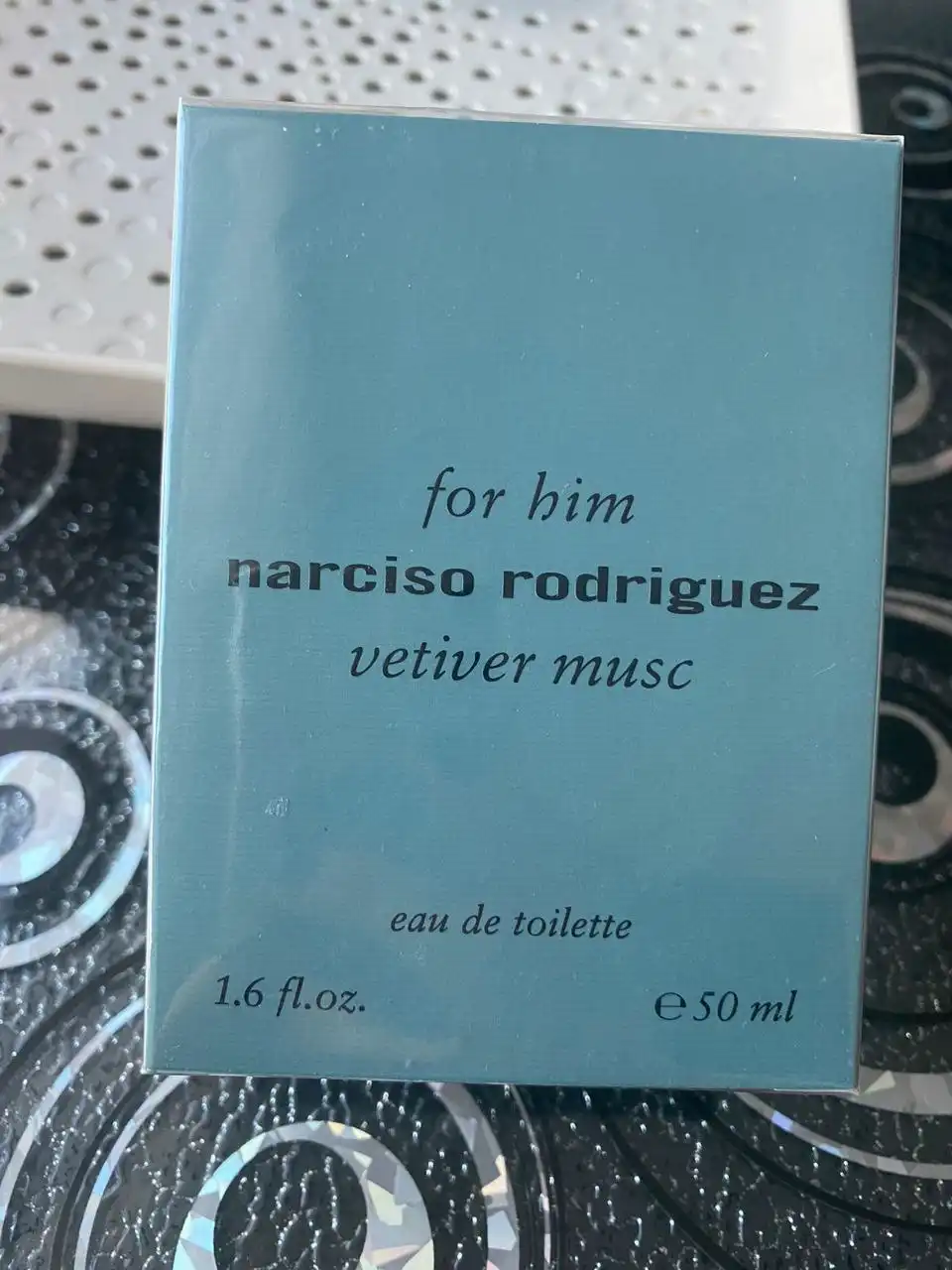 Продам новые мужские духи 50мл