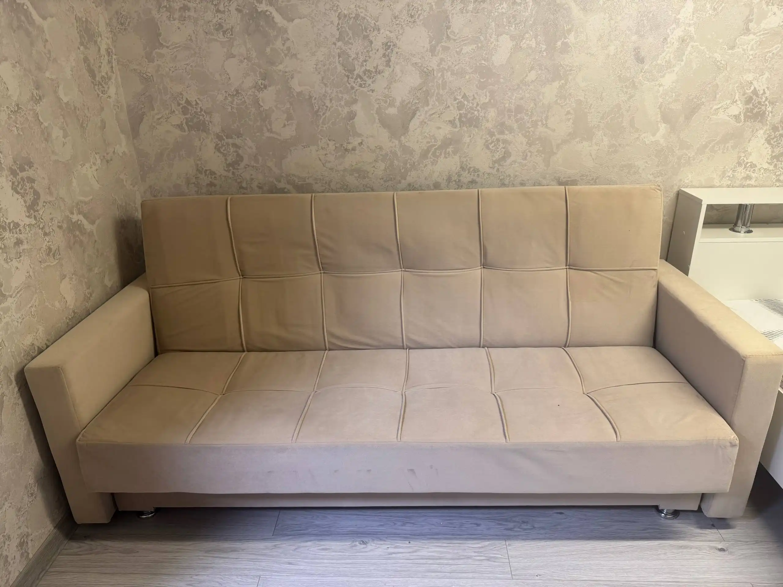 Продается диван-книжка в отличном состоянии