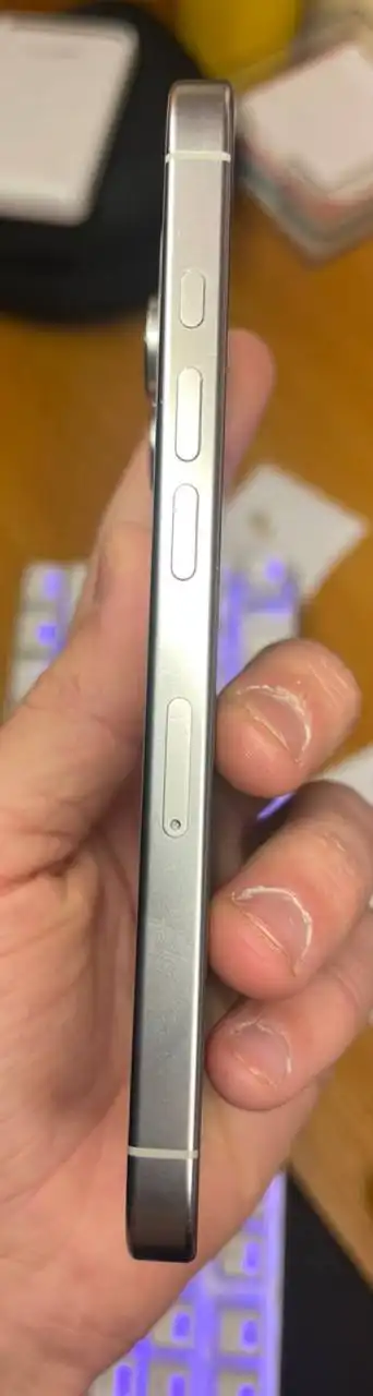 Продам iPhone 16 Pro 256GB