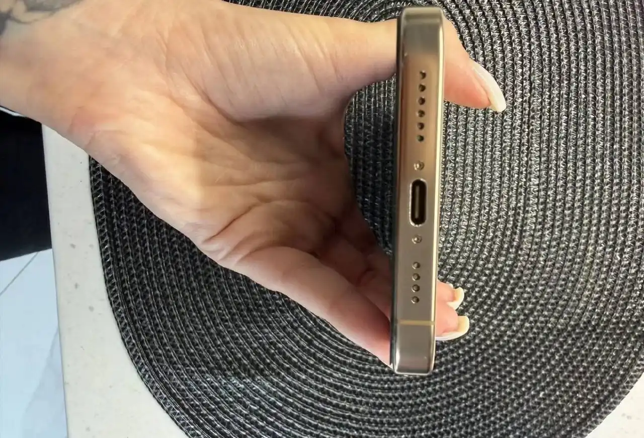 Продам iPhone 16 Pro Max 256gb