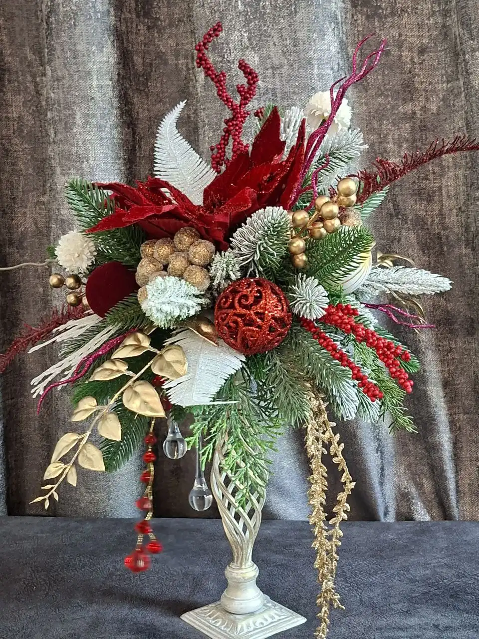 Новогодние композиции и рождественские венки