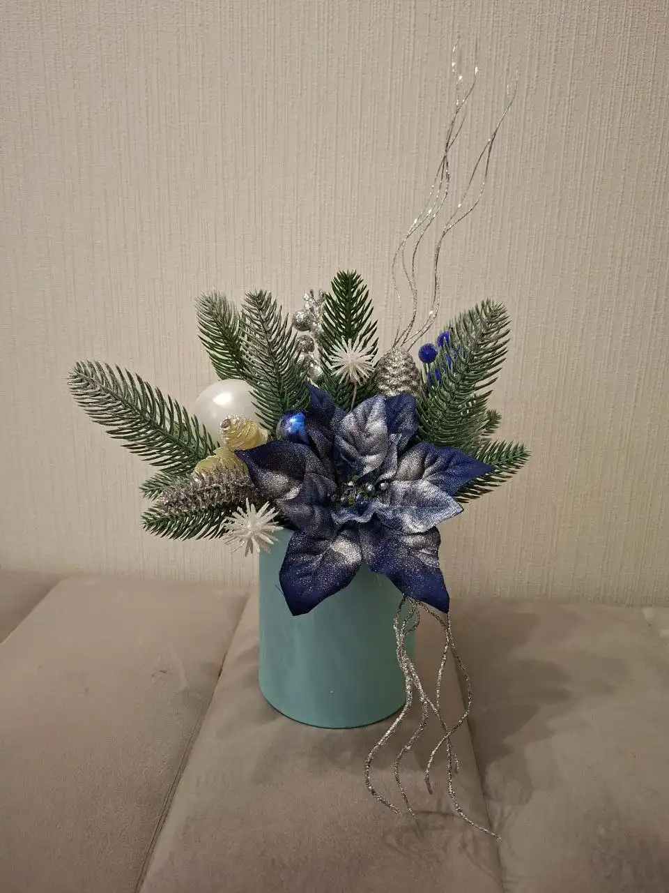 Новогодние композиции и рождественские венки